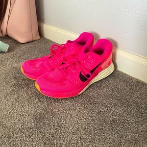 Nike tennis shoes hot pink